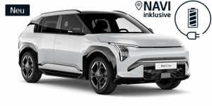 Weißer moderner SUV auf dunklem Hintergrund mit Navigationssystem und stilvollem Design.